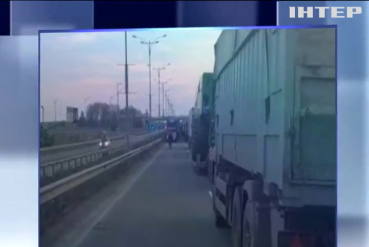 Водители фур перекрыли трассу Киев - Одесса