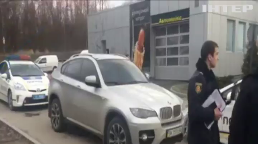 В Ривенской области задержали иномарку с янтарем 