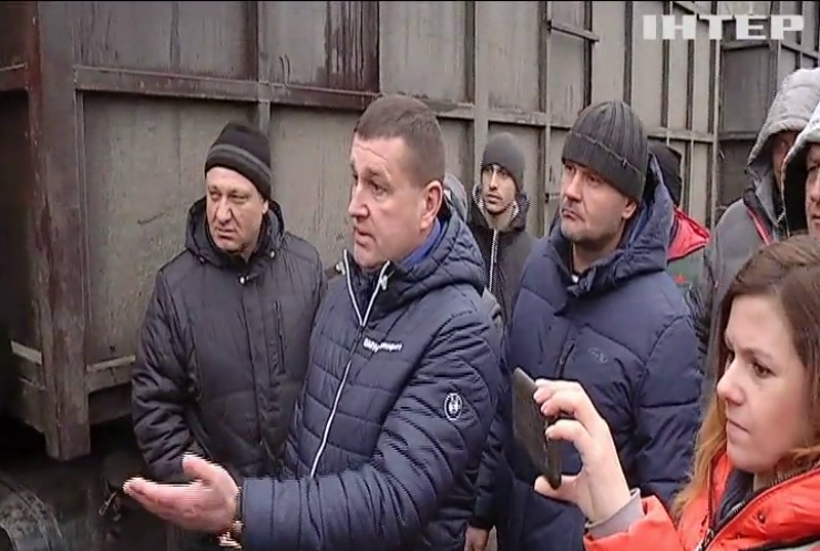На Черкащині активісти оголосили війну водіям перевантажених фур