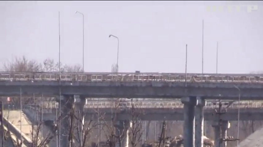 На Донбасі під час обстрілу поранено жінку-медика