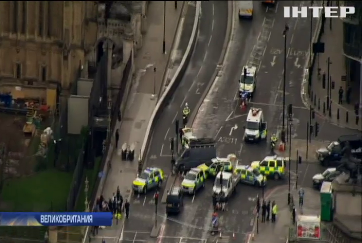 Теракт в Лондоне: мужчина на машине сбил 12 пешеходов 