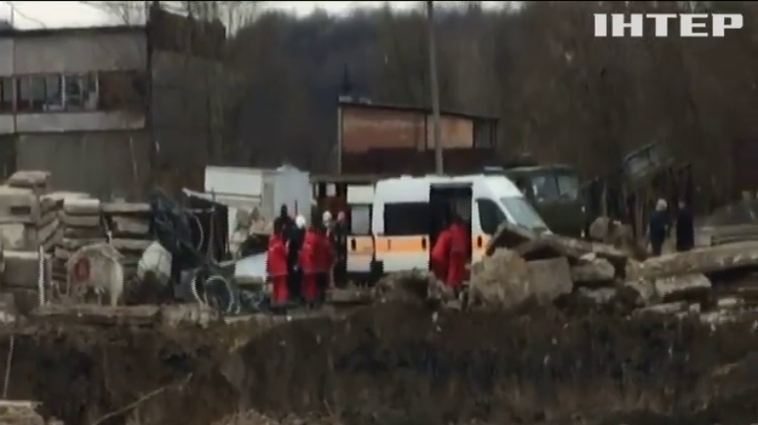 У Львові на робочих впала будівельна плита