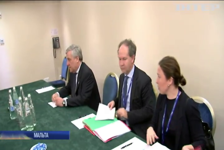 На Мальті Порошенко з євродепутатами обговорив санкцій щодо Росії