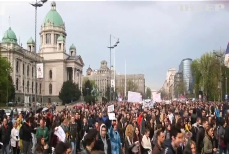 Протести у Сербії: мітингувальники вимагають відставку спікера парламенту