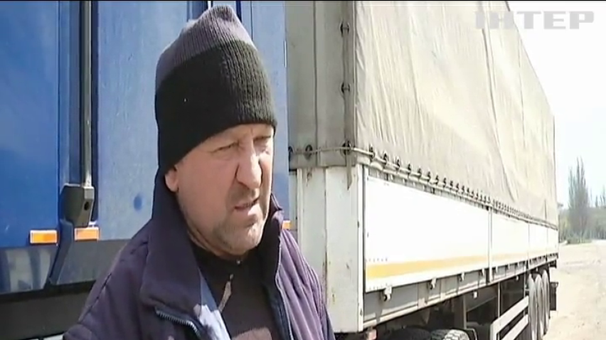 Селище у Дніпропетровській області руйнують багатотонними автомобілями