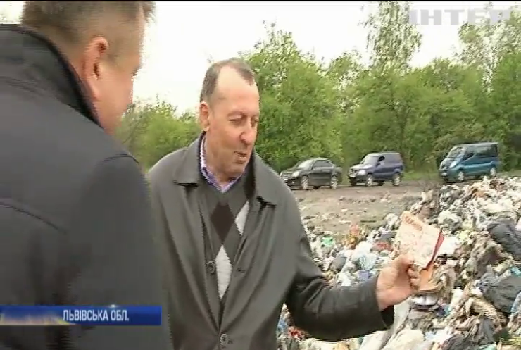 Під Червоноградом знайшли тонни львівського сміття