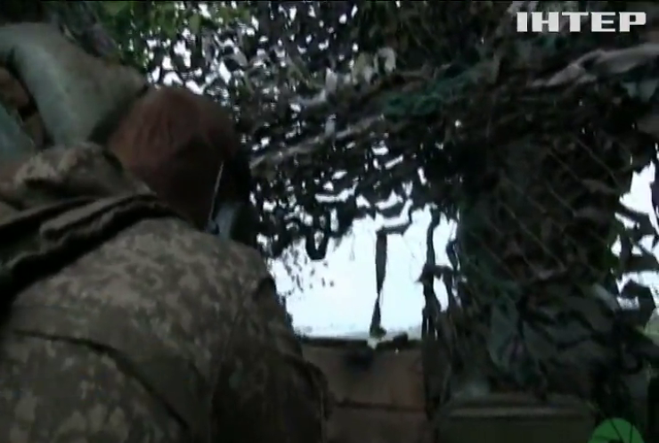 На Донбасі поранило жінку-військовослужбовця