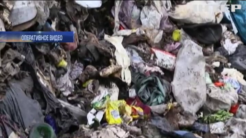 В Ривненской области задержали грузовик с мусором