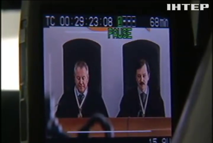 В Оболонському райсуді поновилися слухання у справі Януковича