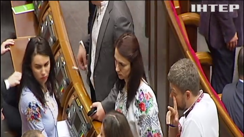 Церковные законы разделили Раду на два лагеря