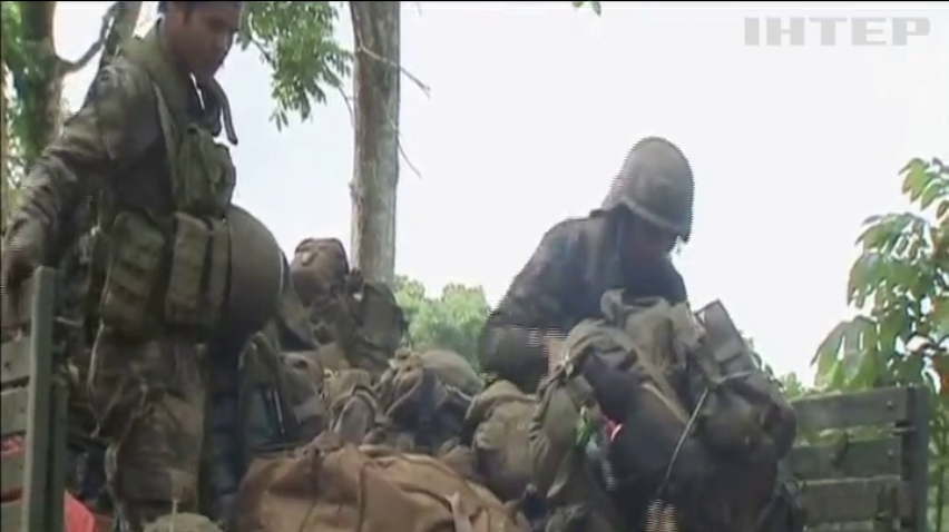 На Філіппінах армія намагається вибити ісламістів з півдня країни