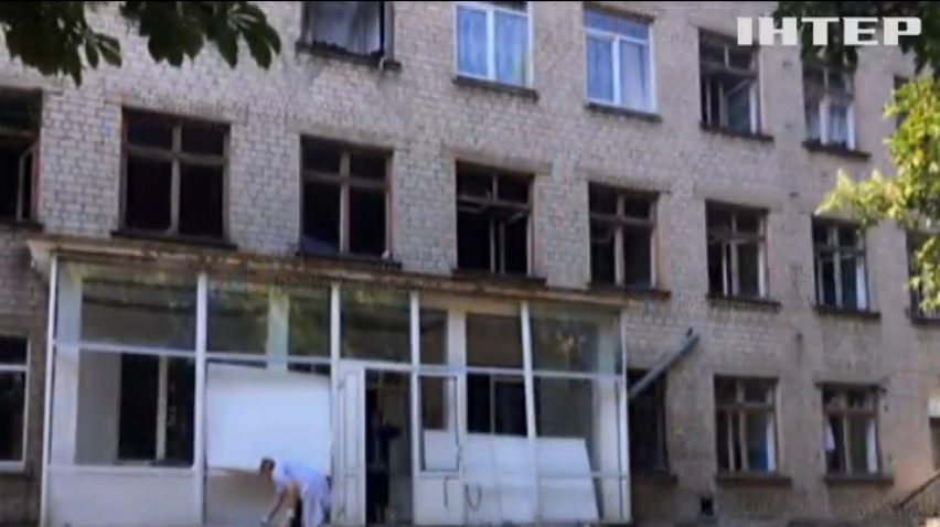 Бойовики обстріляли в Красногорівці лікарню та школу