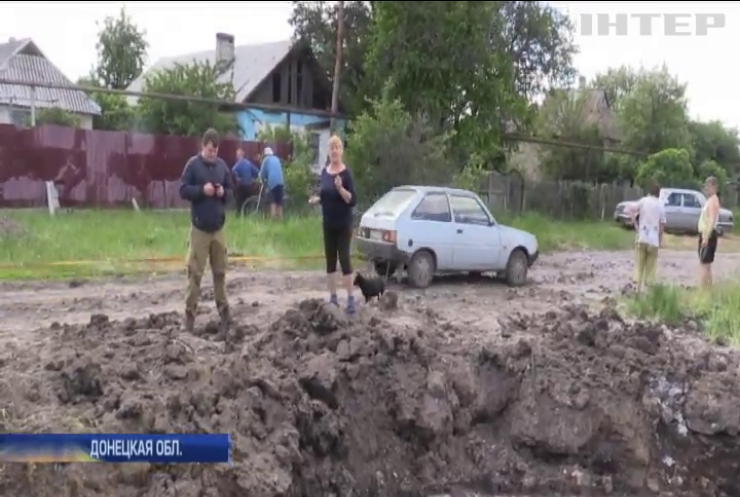 Боевики уничтожили школу, поликлинику и жилой дом в Красногоровке