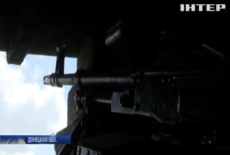 Война на Донбассе: Пески противник накрывает крупным калибром
