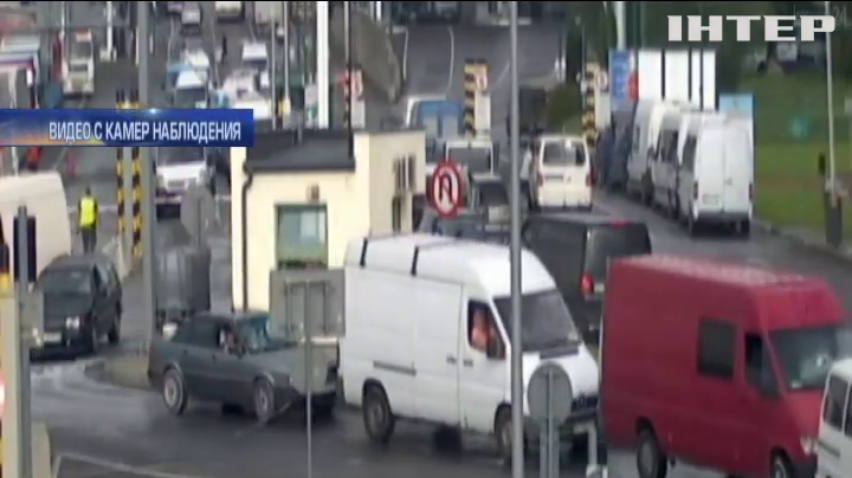 Границу Польши и Украины заблокировали нерастаможенные автомобили