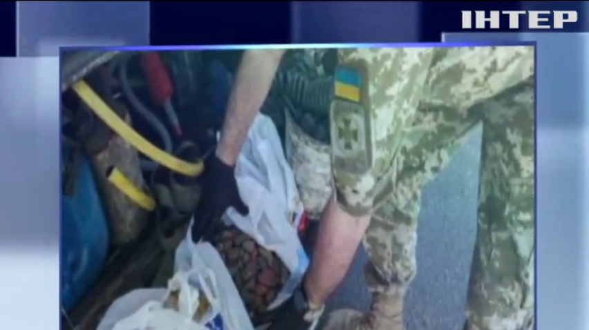 Громадянин Туреччини намагався вивезти з України бурштин