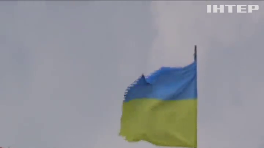 Военные под Авдеевкой вывесили флаг Украины на оккупированной территории