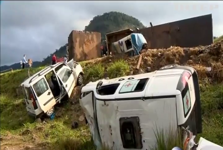 Масштабна ДТП у Бразилії: вантажівка протаранила пасажирський автобус