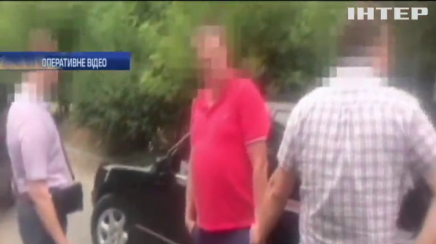 Здирник у погонах вимагав 3 тисячі доларі за повернення автомобіля