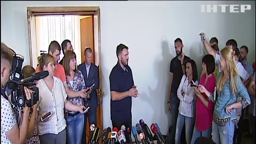 У Раді залишили мандат Лозовому