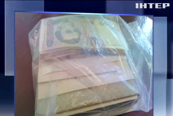 У Харкові патрульні поліцейські шукали власника пакунку з грошима