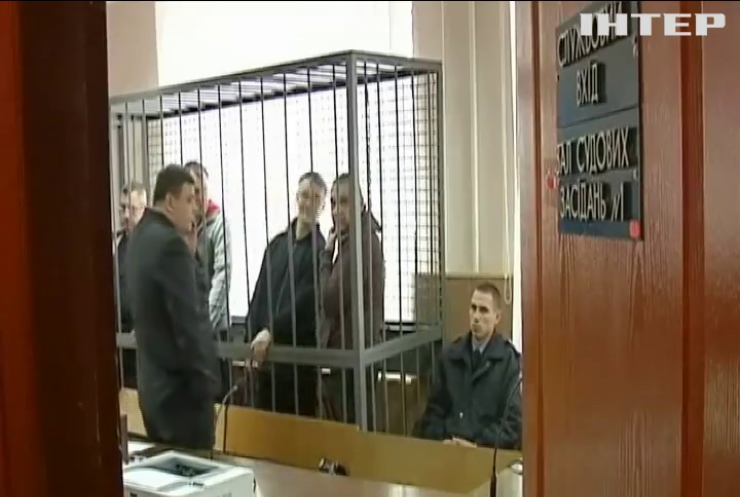 Родственники погибших мэра и судьи Кременчуга требуют поместить подозреваемых под стражу