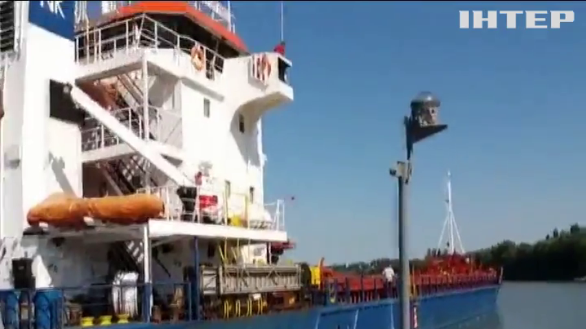 Прикордонники затримали корабель за незаконне відвідування Криму