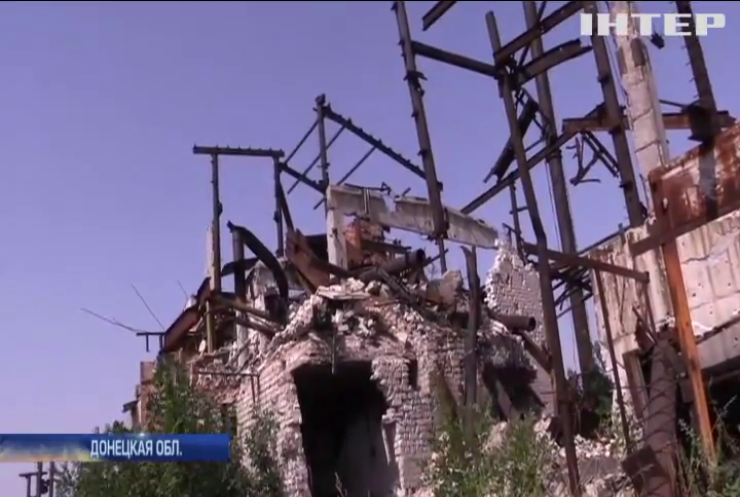 На Донбассе позиции армии заливают "смертоносным металлом"