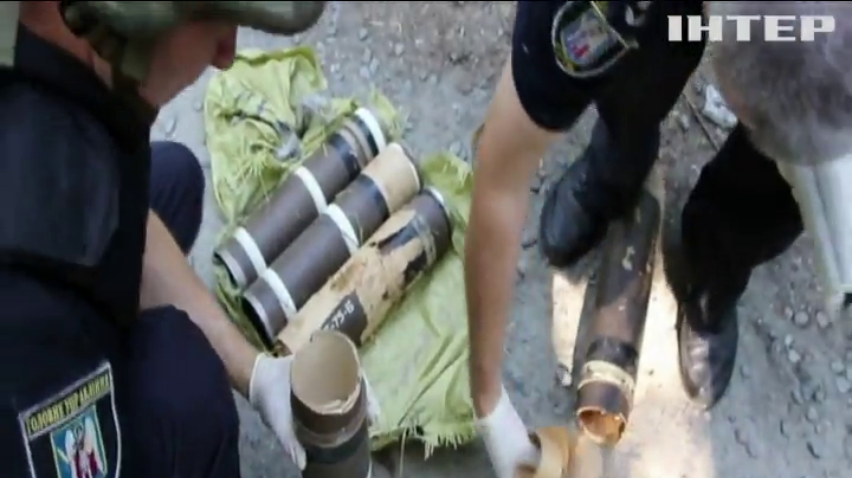 В столичном Гидропарке обнаружили тайник с боеприпасами (видео)