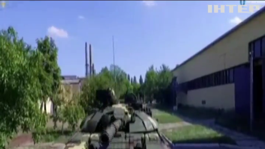 Петро Порошенко презентував оновлений танк "Т-72А"