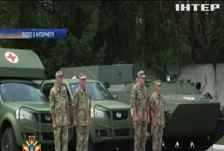 У Києві відкрили виставку військової техніки (відео)