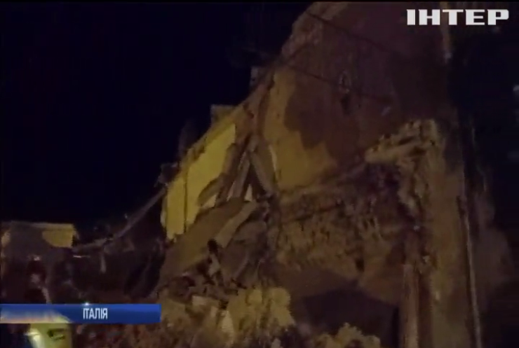 Землетрус в Італії: рятувальники розбирають завали