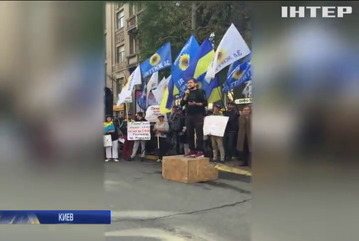 Скандальные митинги: сколько заплатил Рабинович за двухнедельную массовку под НБУ