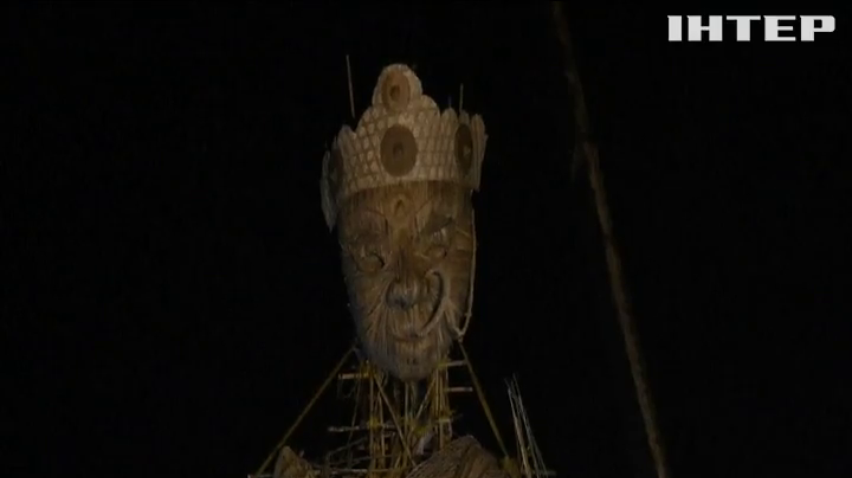 В Индии построили самую высокую статую из бамбука