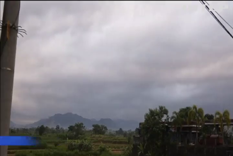На Бали просыпается вулкан (видео)