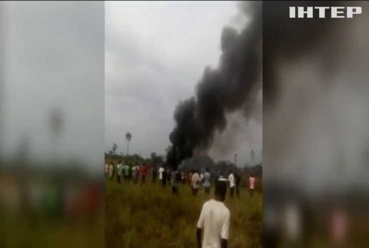 Возле Конго при крушении самолета погибли 12 членов экипажа