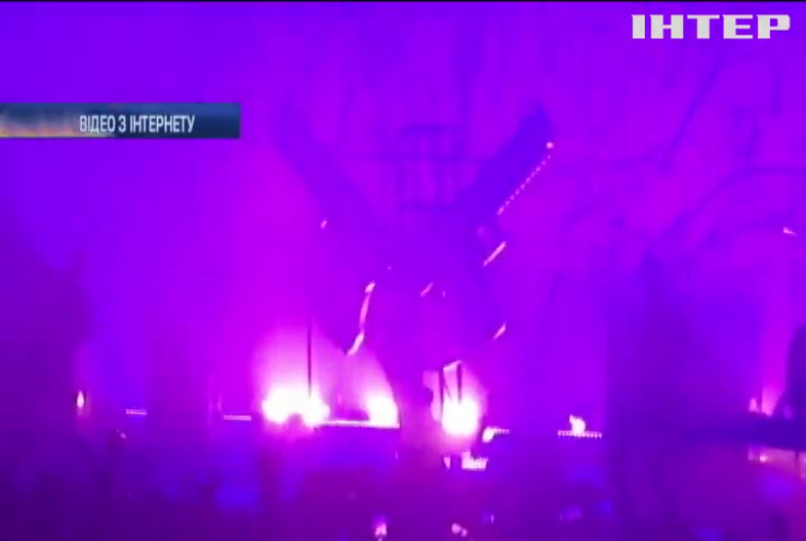 У Нью-Йорку на Меріліна Менсона під час концерту впали декорації (відео)