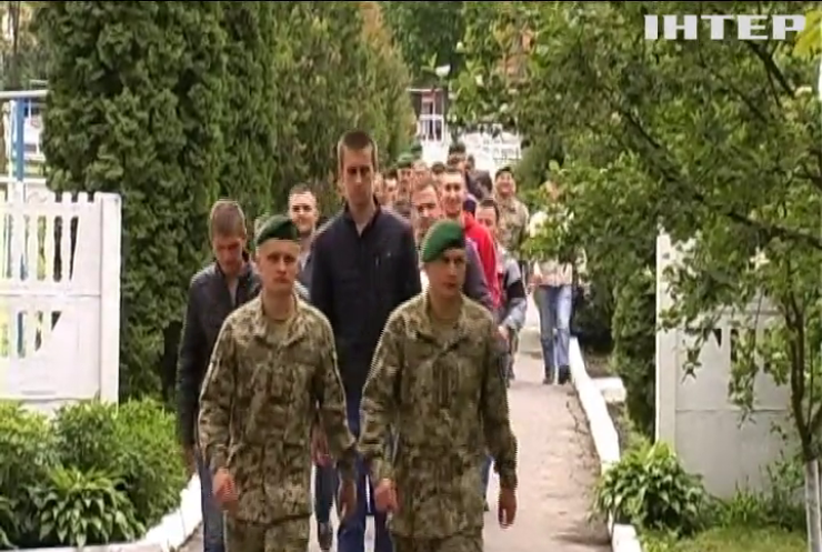 Осінній призов у Збройні сили України буде складати близько 10 тис юнаків