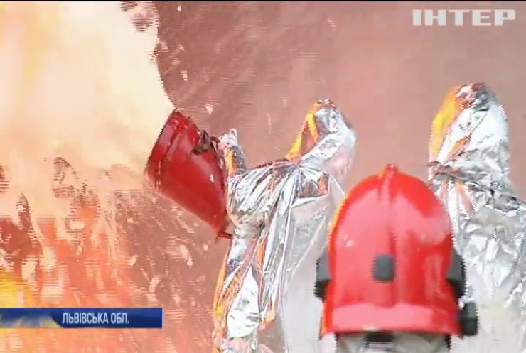 На Львівщині рятувальники проходили іспит вогнем