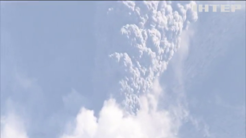 В Японії прокинувся вулкан Сіммое