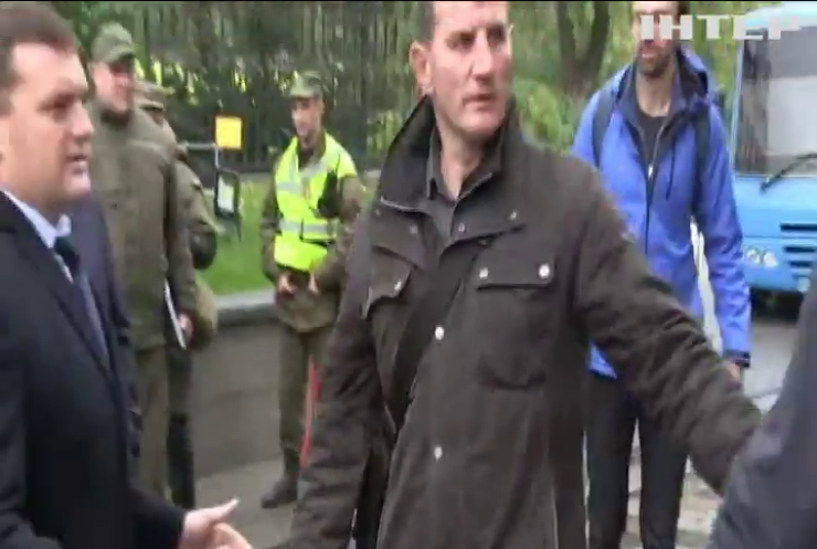 Столкновения в Киеве: осада Рады и блокада спикера (видео)