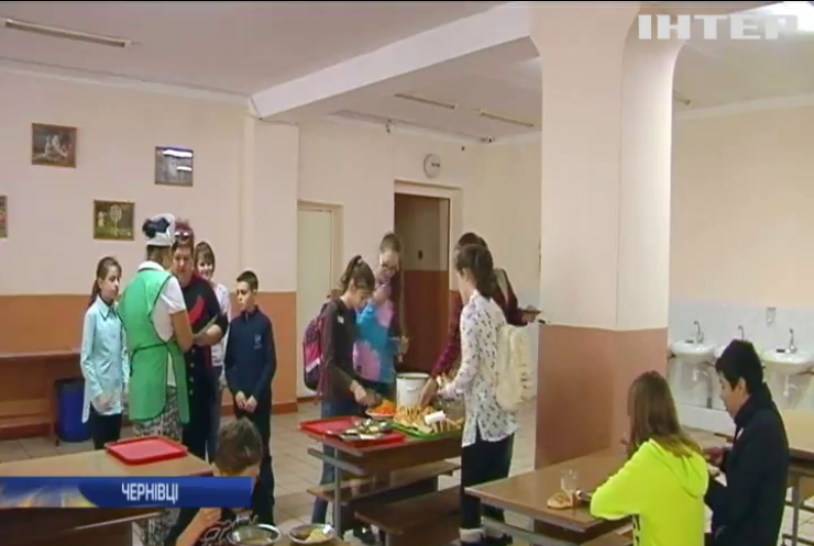 У Чернівецькій школі близько 50 дітей поскаржилися на біль