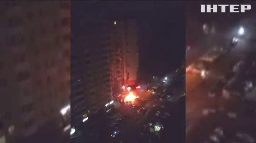 У Одесі згоріли десятки автомобілів (відео)
