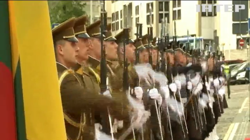 Литва продовжить постачати летальну зброю Україні