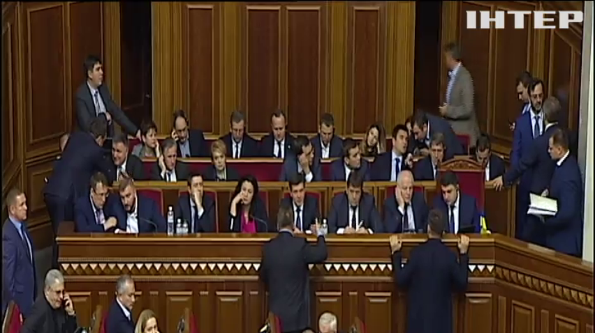 Медична реформа: депутати вимагають виплатити зарплати лікарям