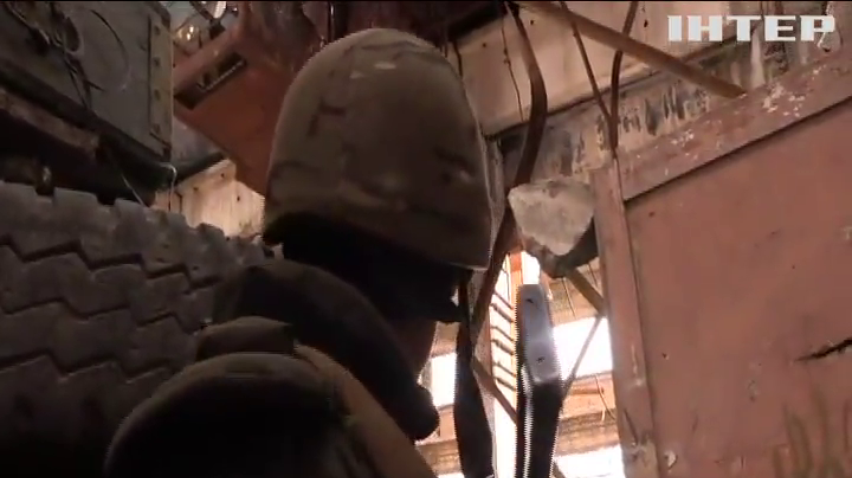Війна на Донбасі: бойовики застосовують тактику "гібридної війни"