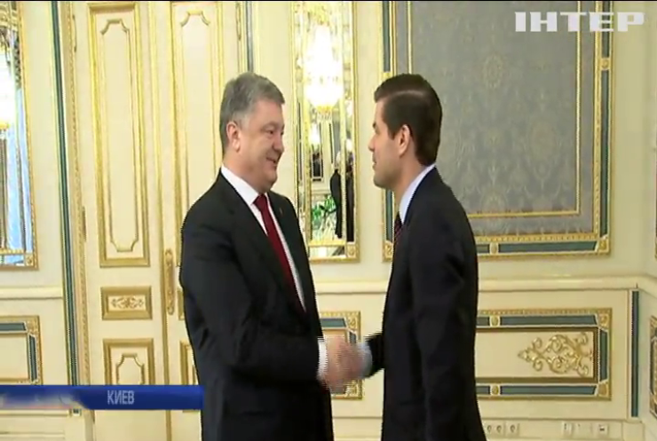 Порошенко и Весс Митчелл обсудили реформы в Украине