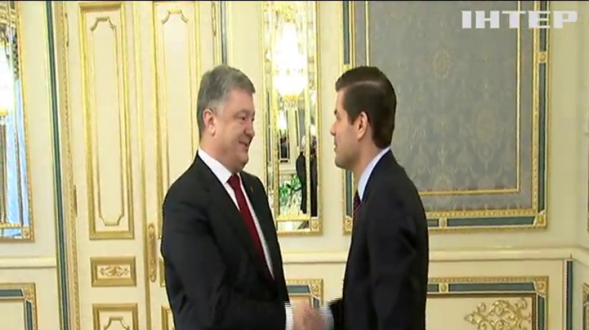 Порошенко и Весс Митчелл обсудили реформы в Украине