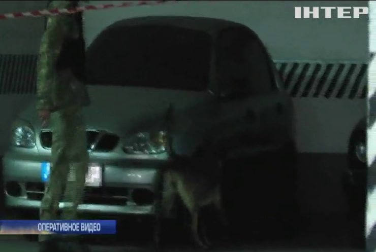 На парковке в Одессе нашли автомобиль с оружием 