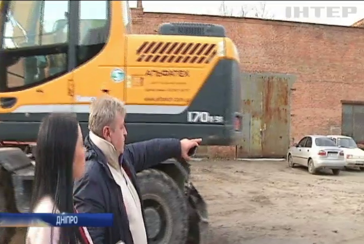 Комунальники Дніпра закупили нові позашляховики (відео)